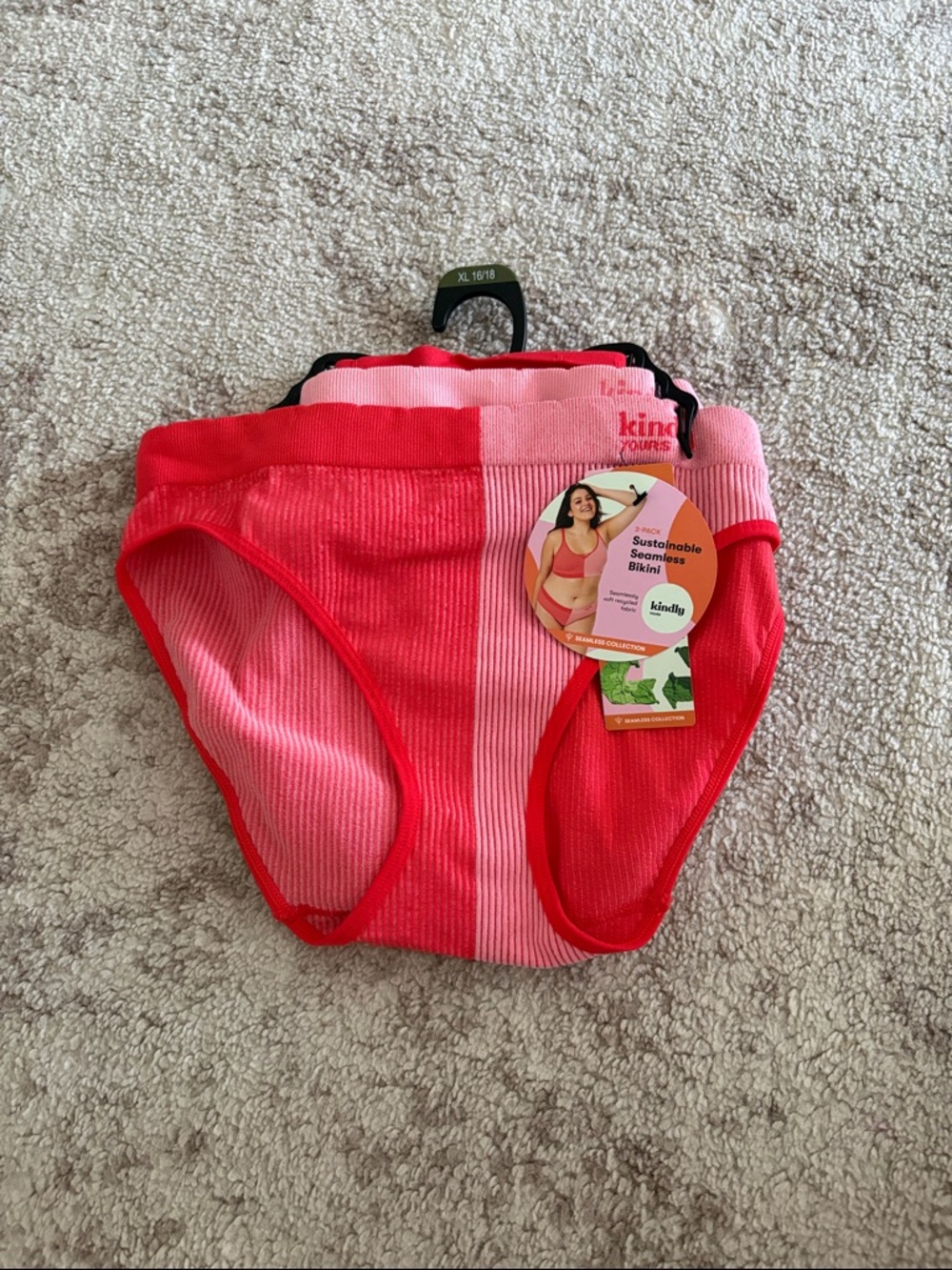 Kindly Colorblock Seamless Bikini Panties - Red & Pink